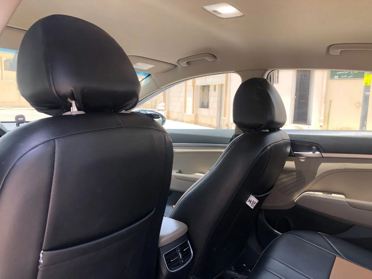 Car image 15