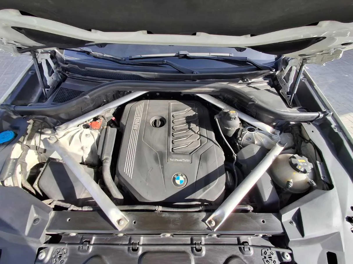 Car image 23