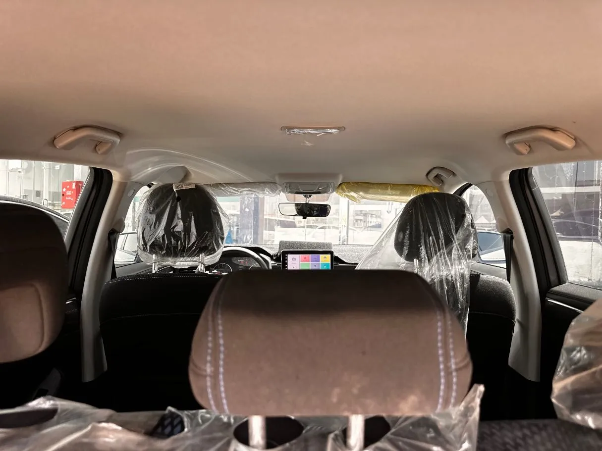 Car image 16