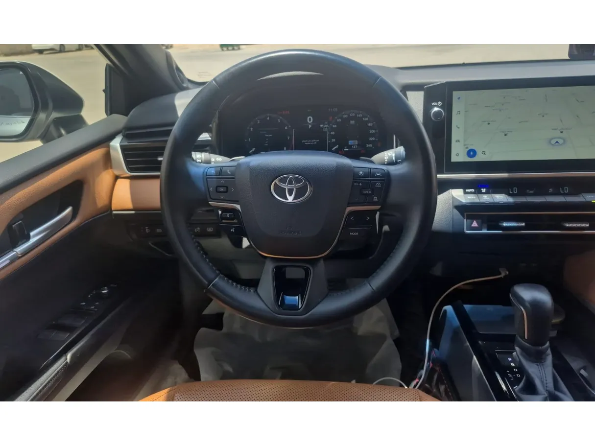 Car image 10