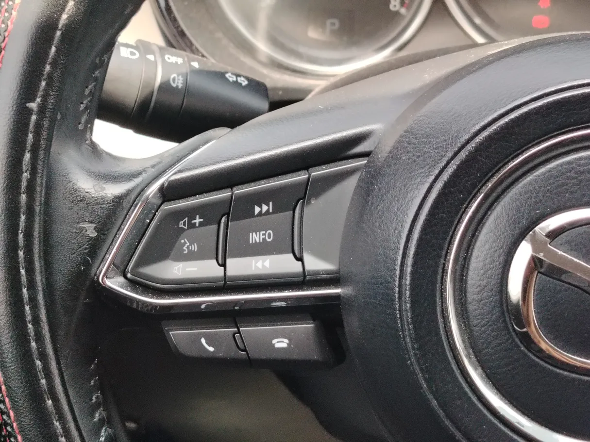 Car image 26