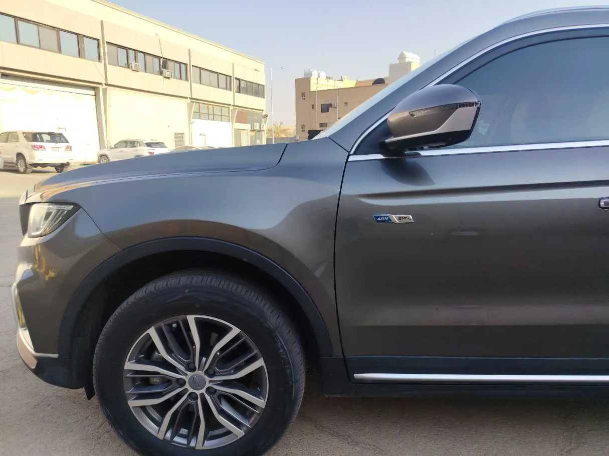 Car image 9