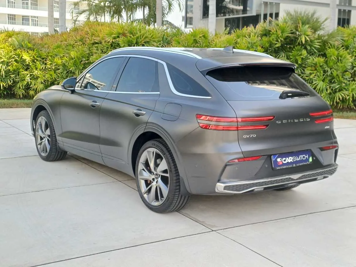 Car image 7