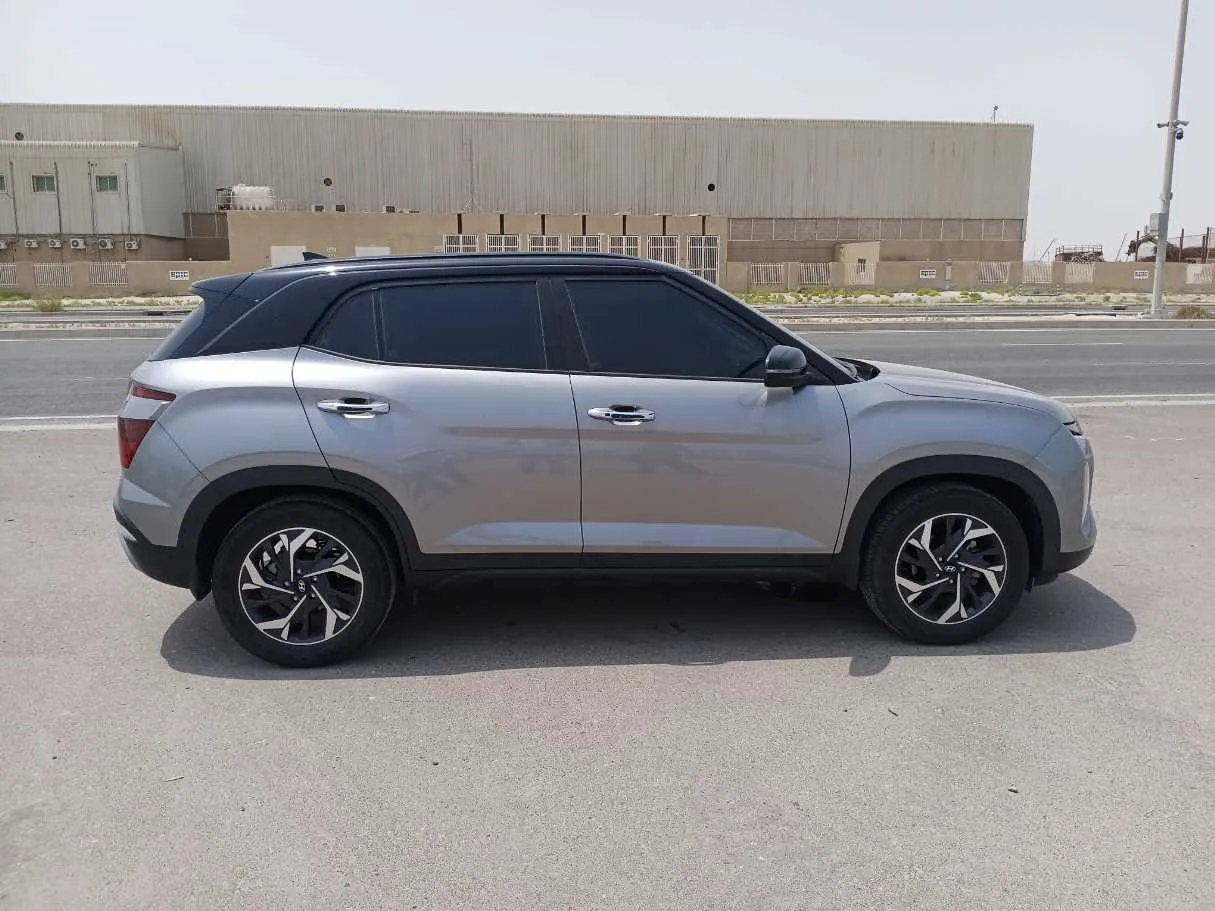 Car image 8