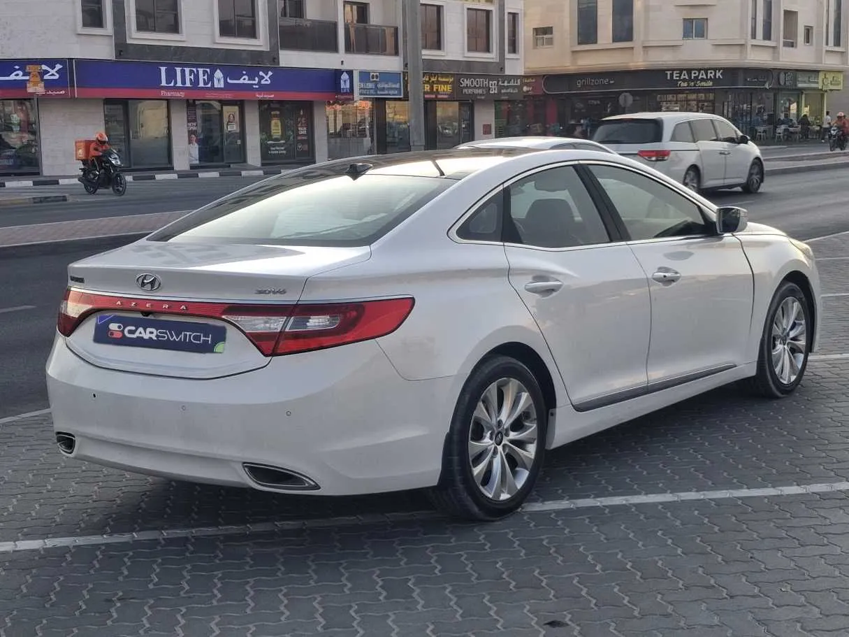 Car image 7