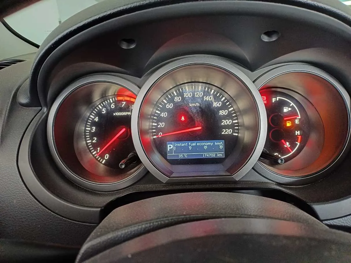 Car image 19