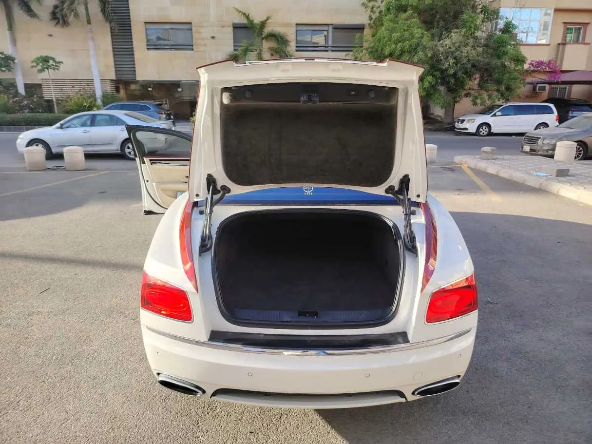 Car image 31