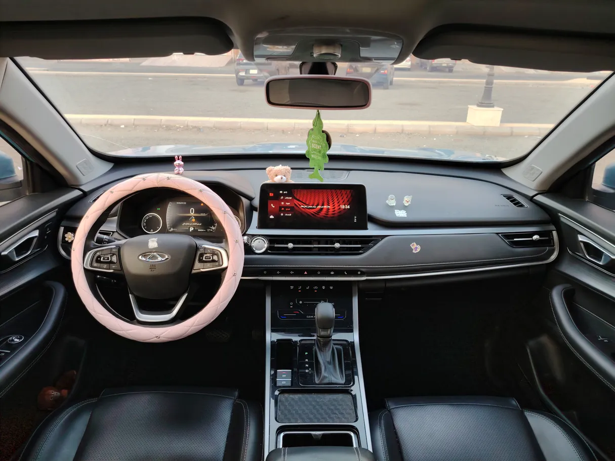 Car image 19
