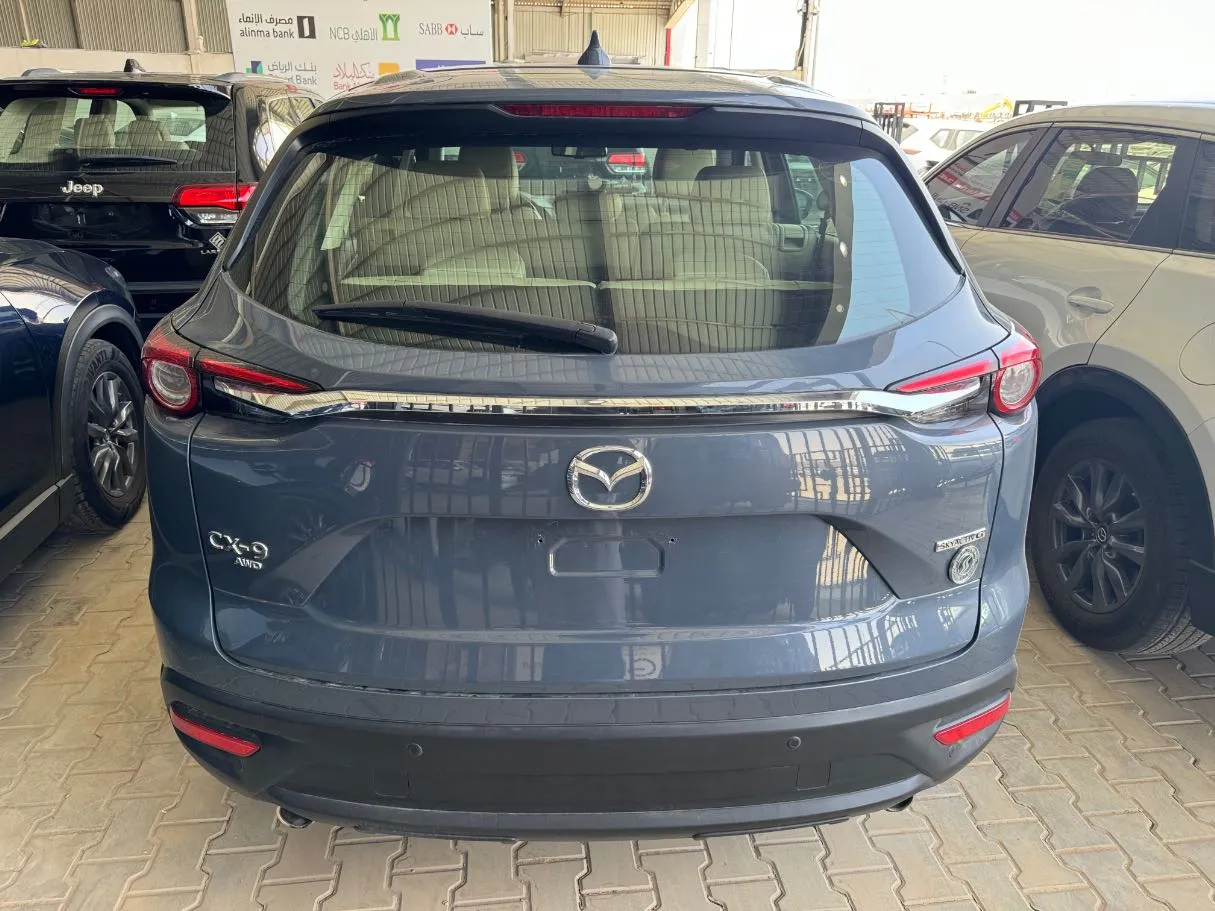 Car image 5