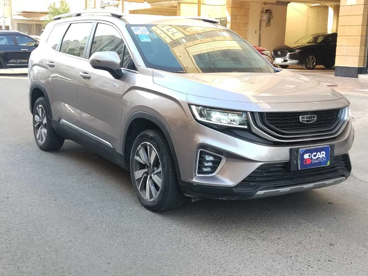 Car image 3
