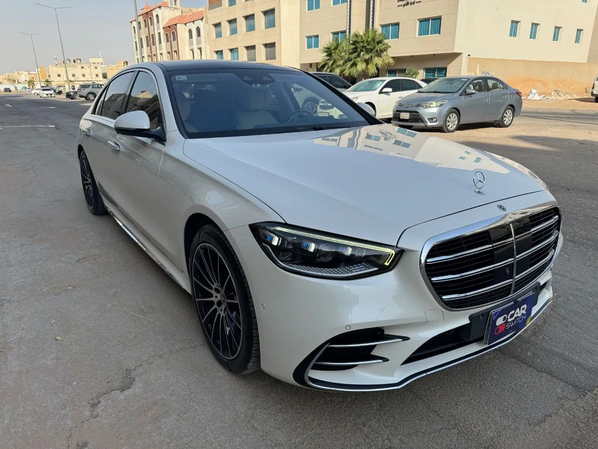 Car image 3