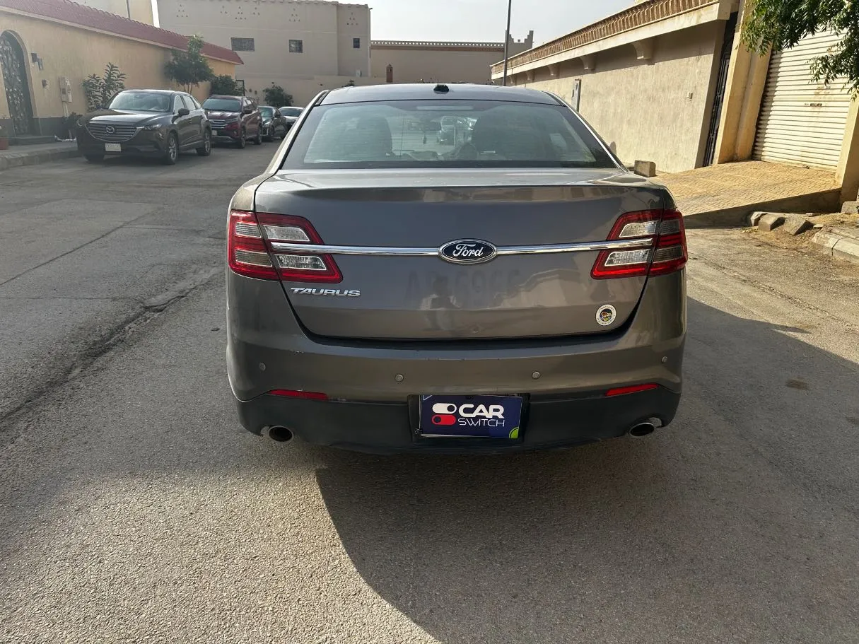 Car image 6