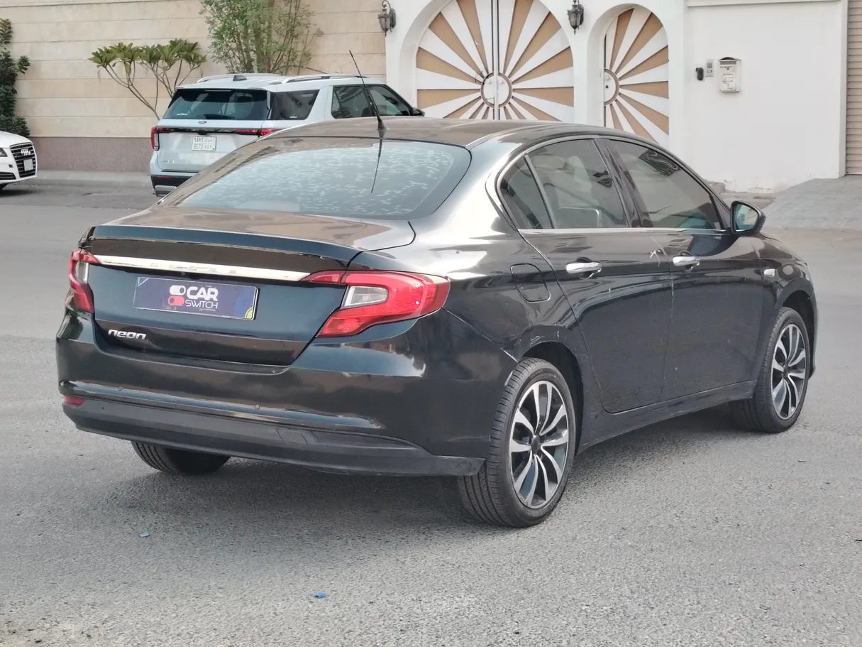 Car image 5