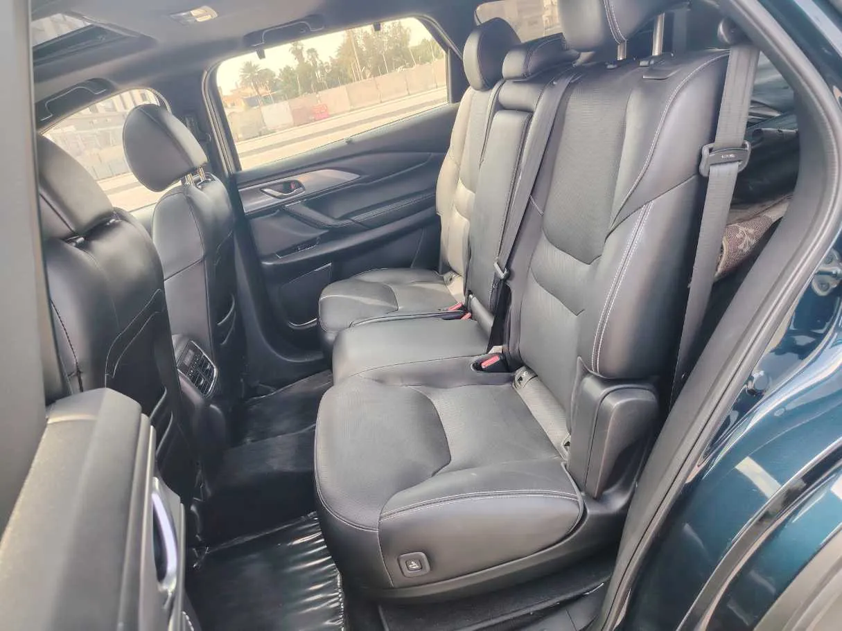 Car image 16