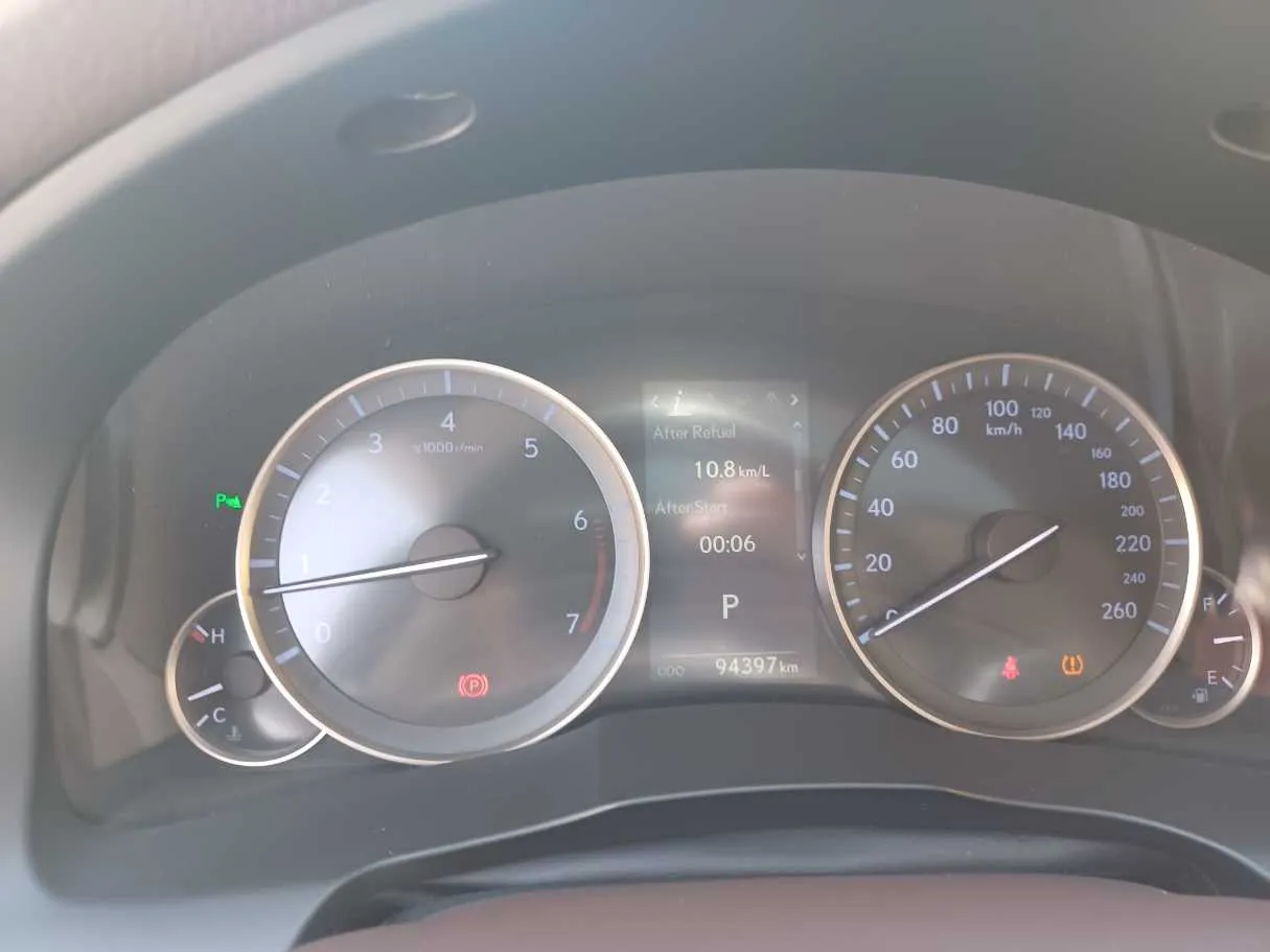 Car image 20