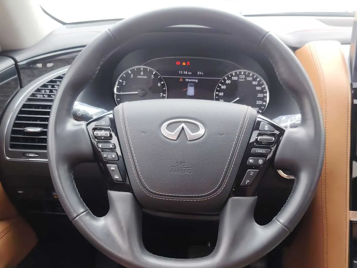 Car image 26