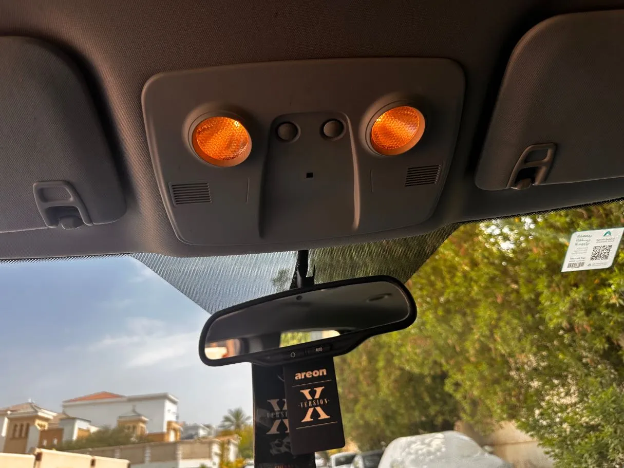 Car image 24