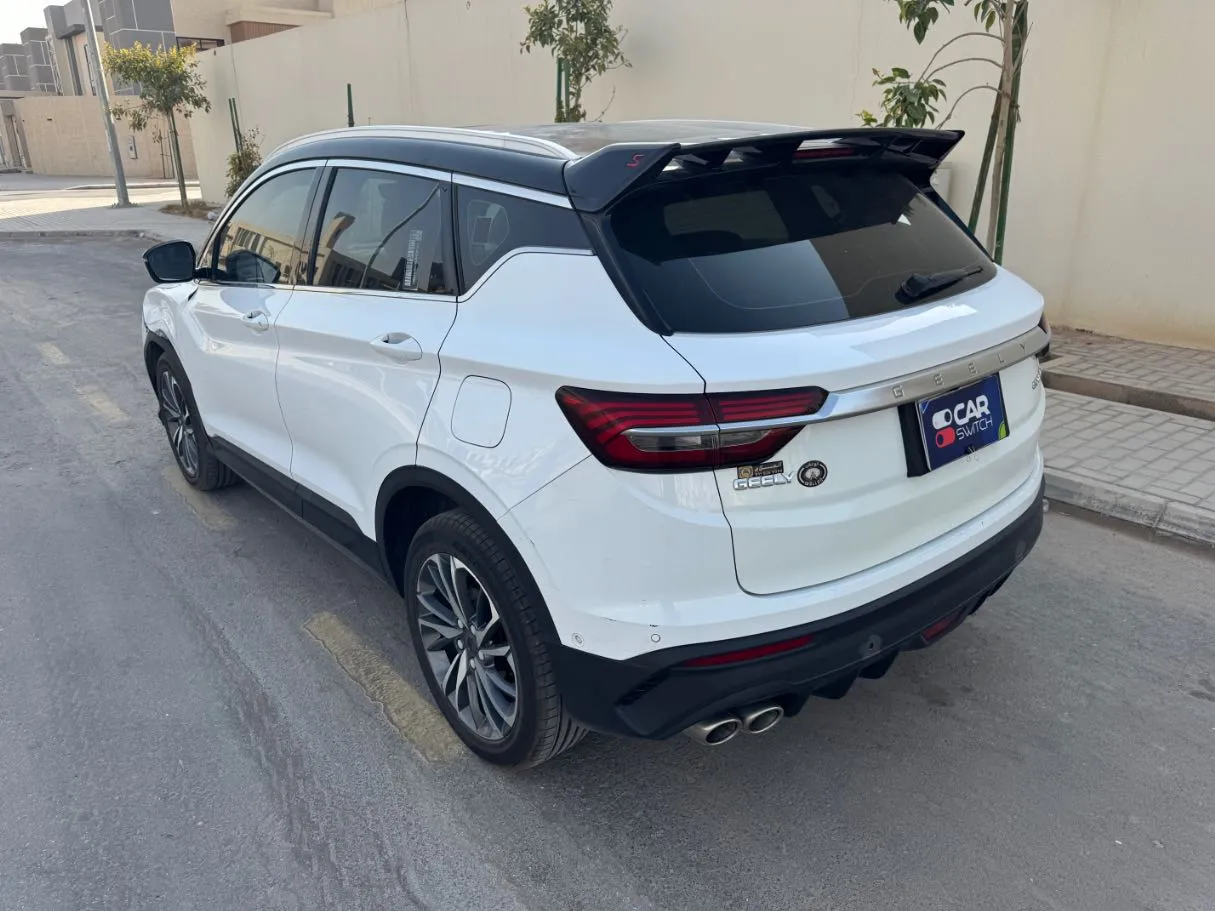 Car image 7