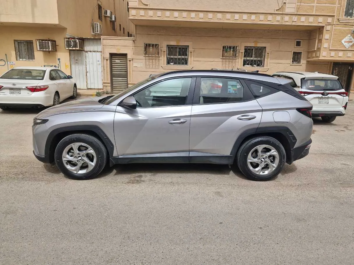 Car image 8