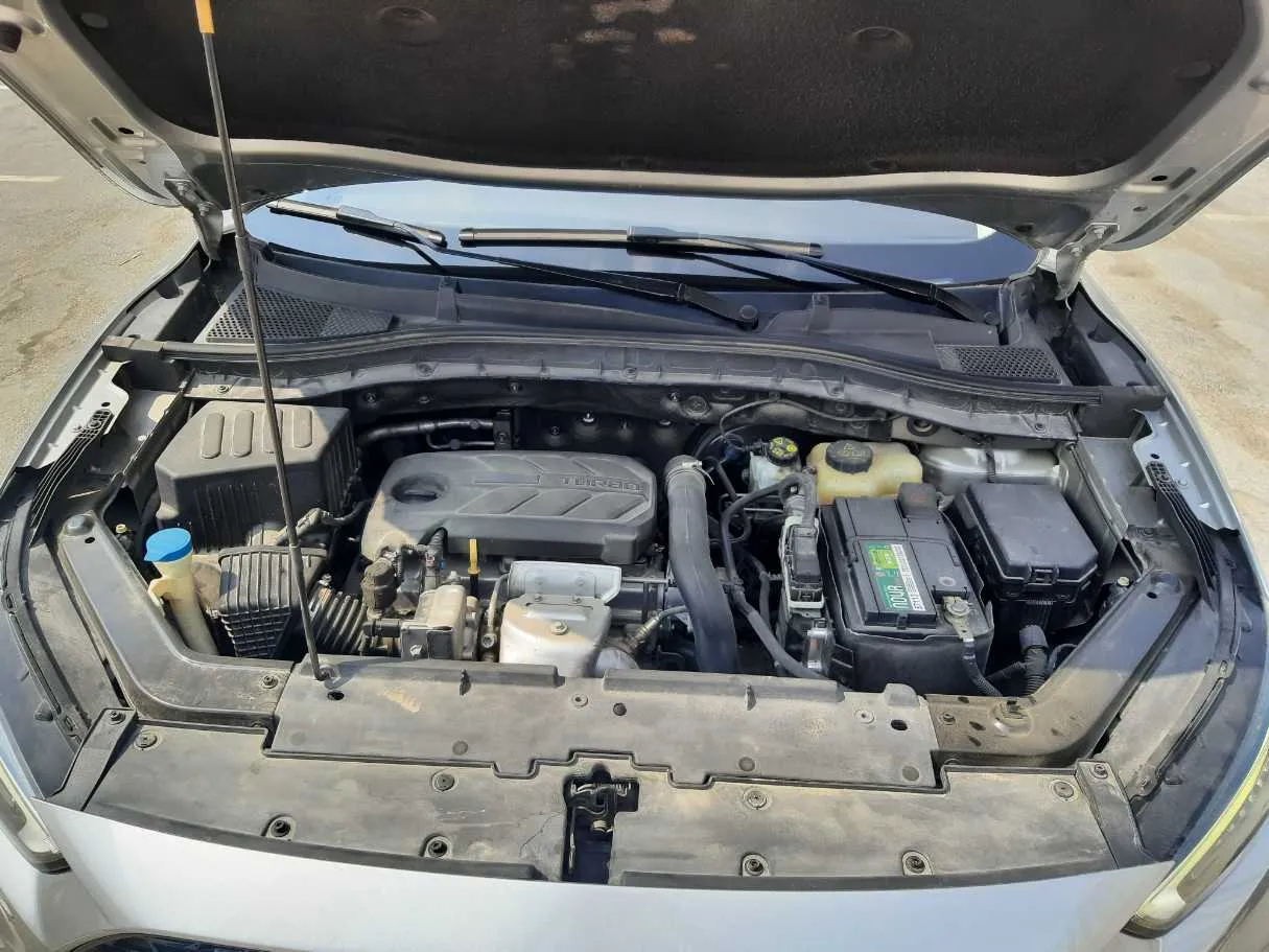 Car image 19