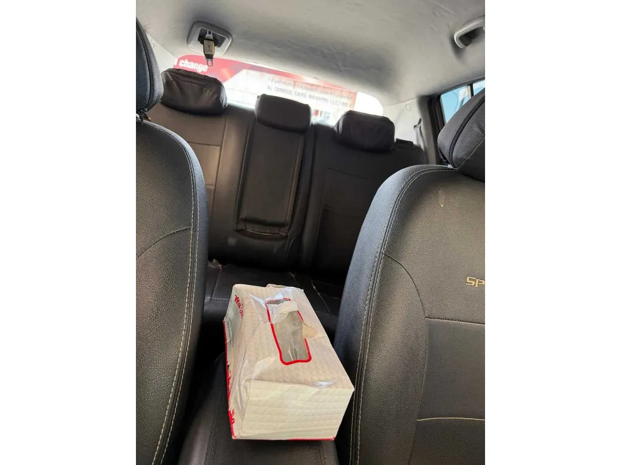 Car image 16