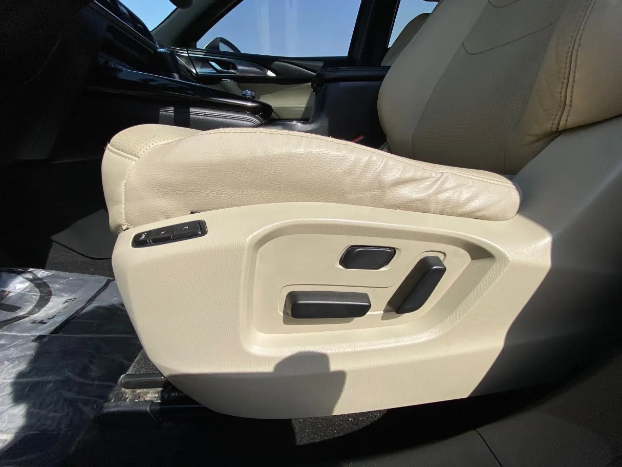 Car image 27