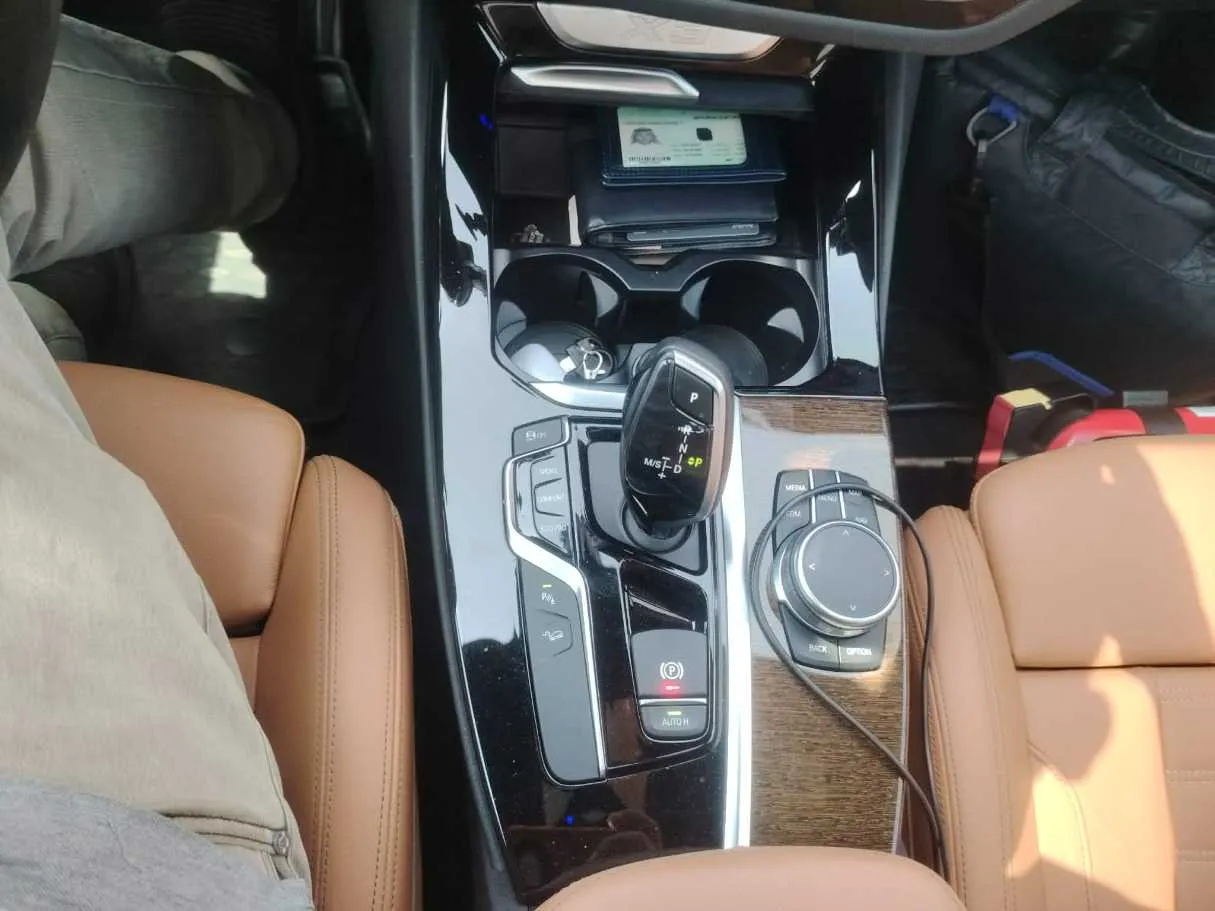 Car image 20