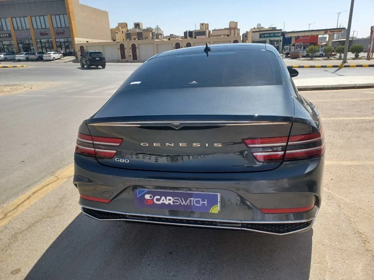 Car image 6