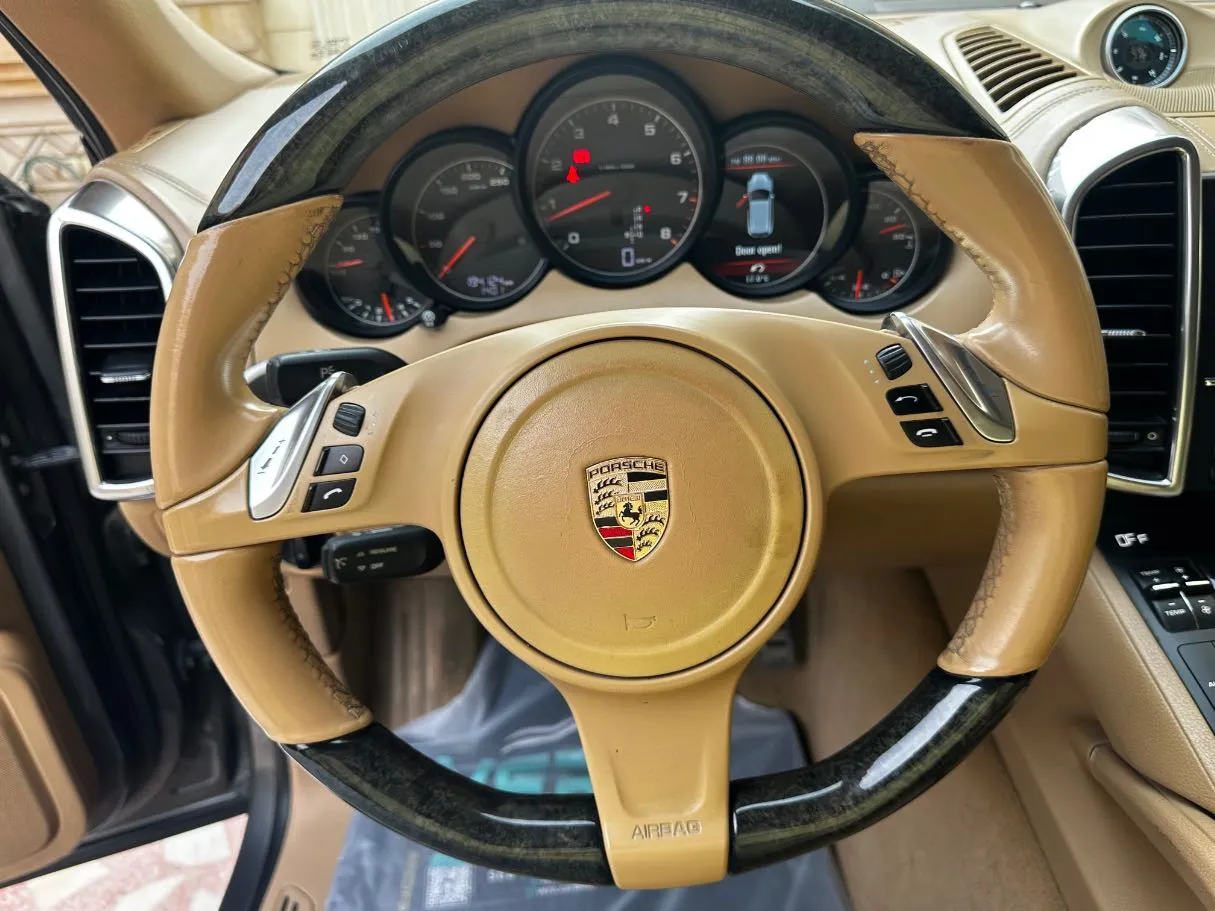 Car image 21