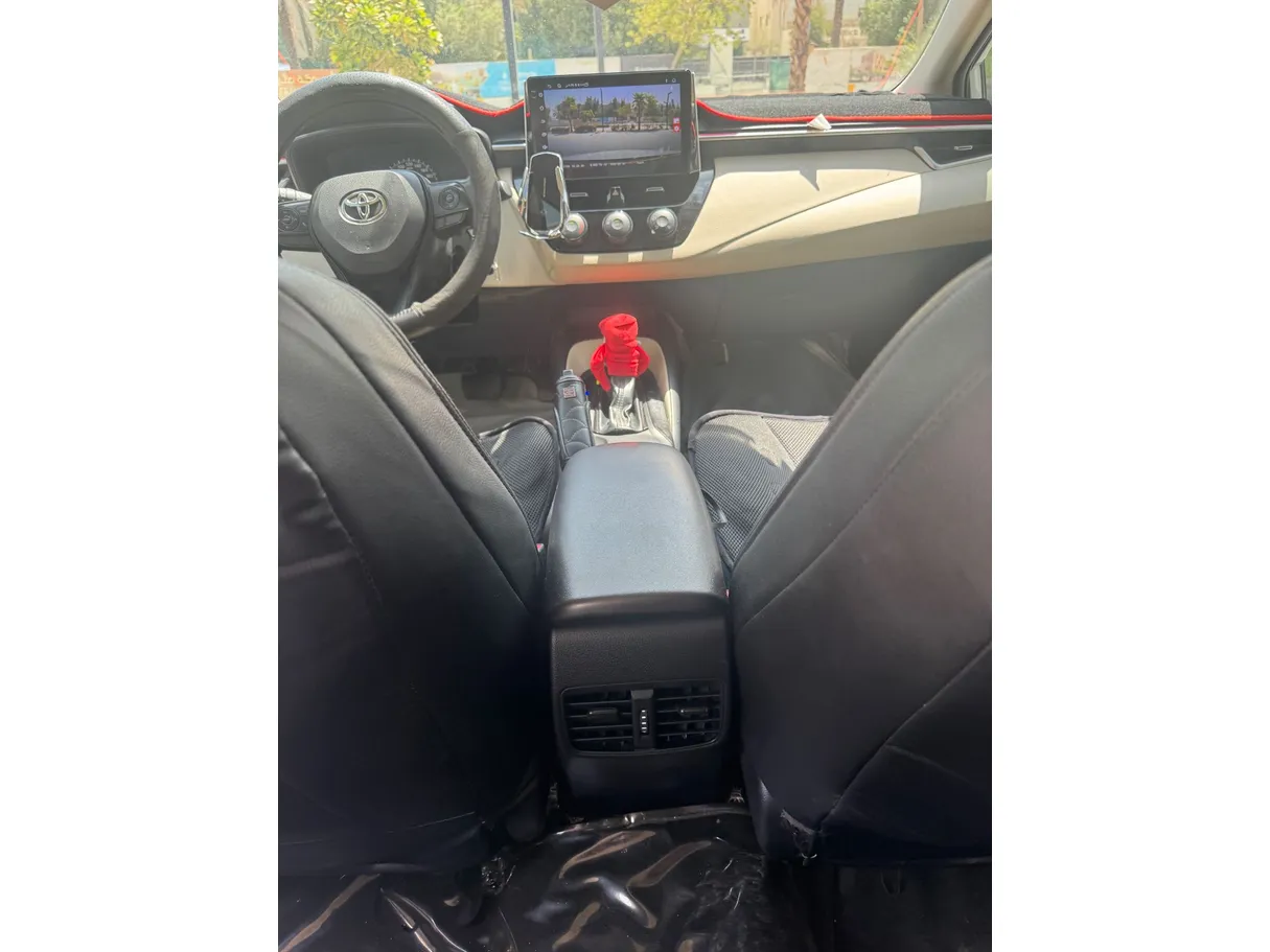 Car image 18