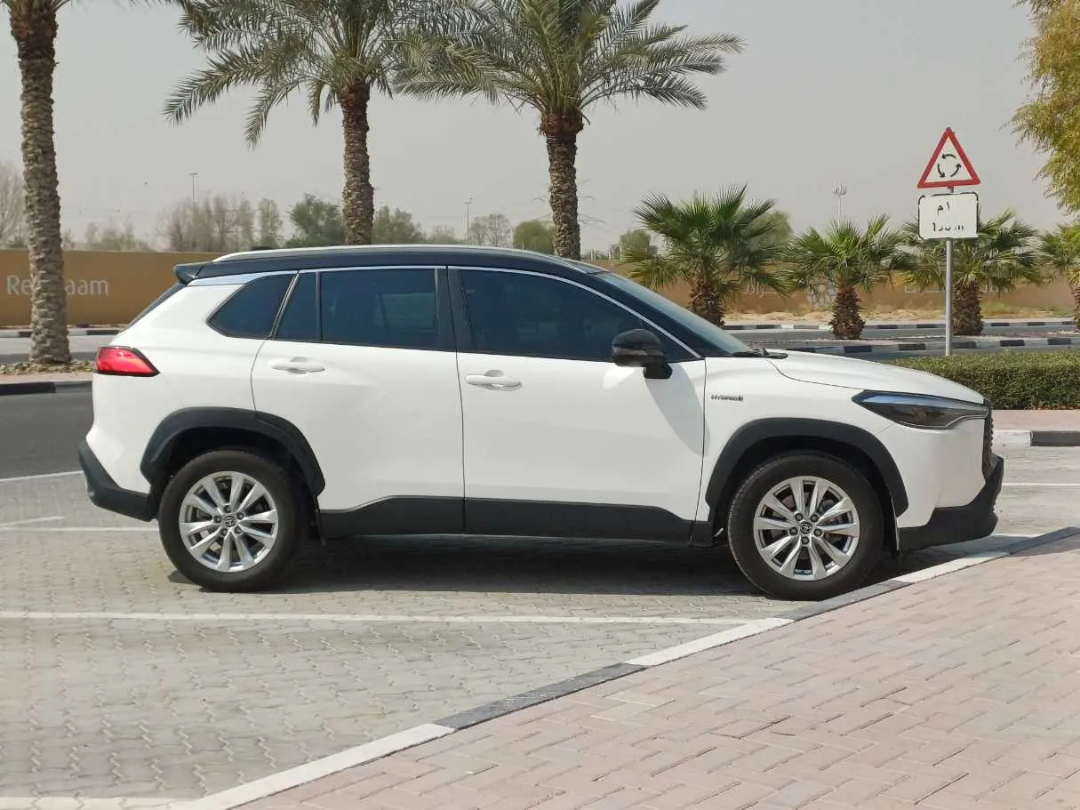 Car image 8