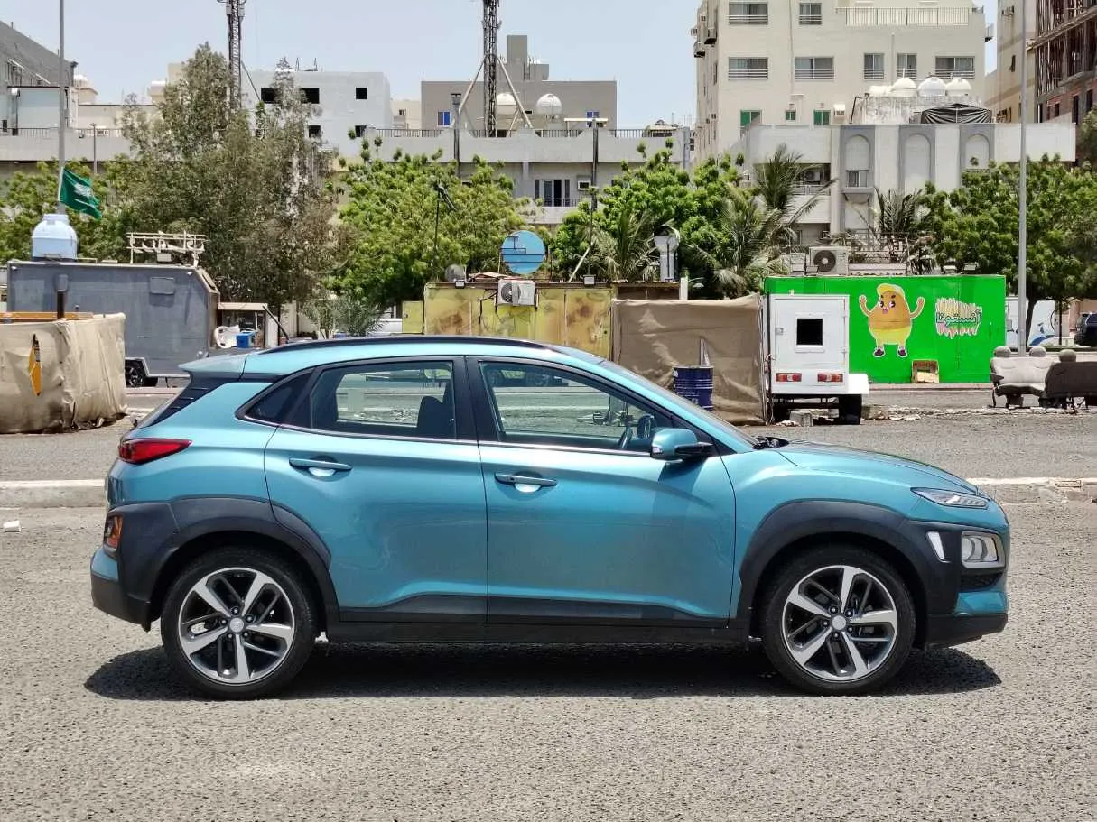 Car image 4