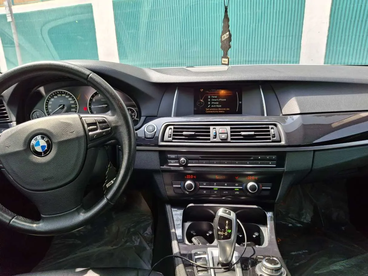 Car image 16