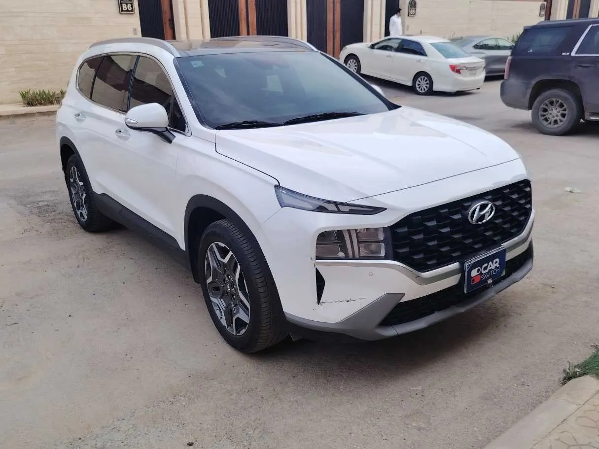 Car image 3