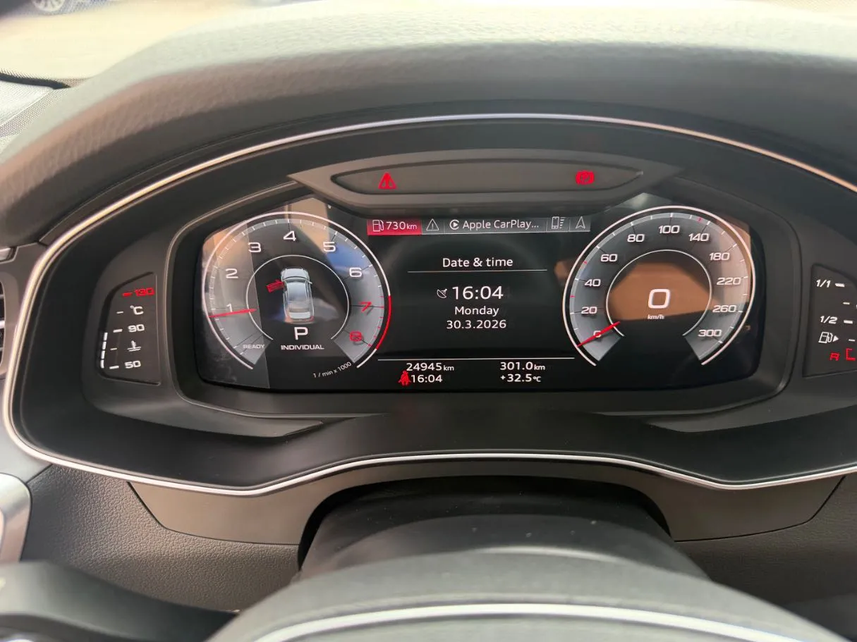 Car image 19