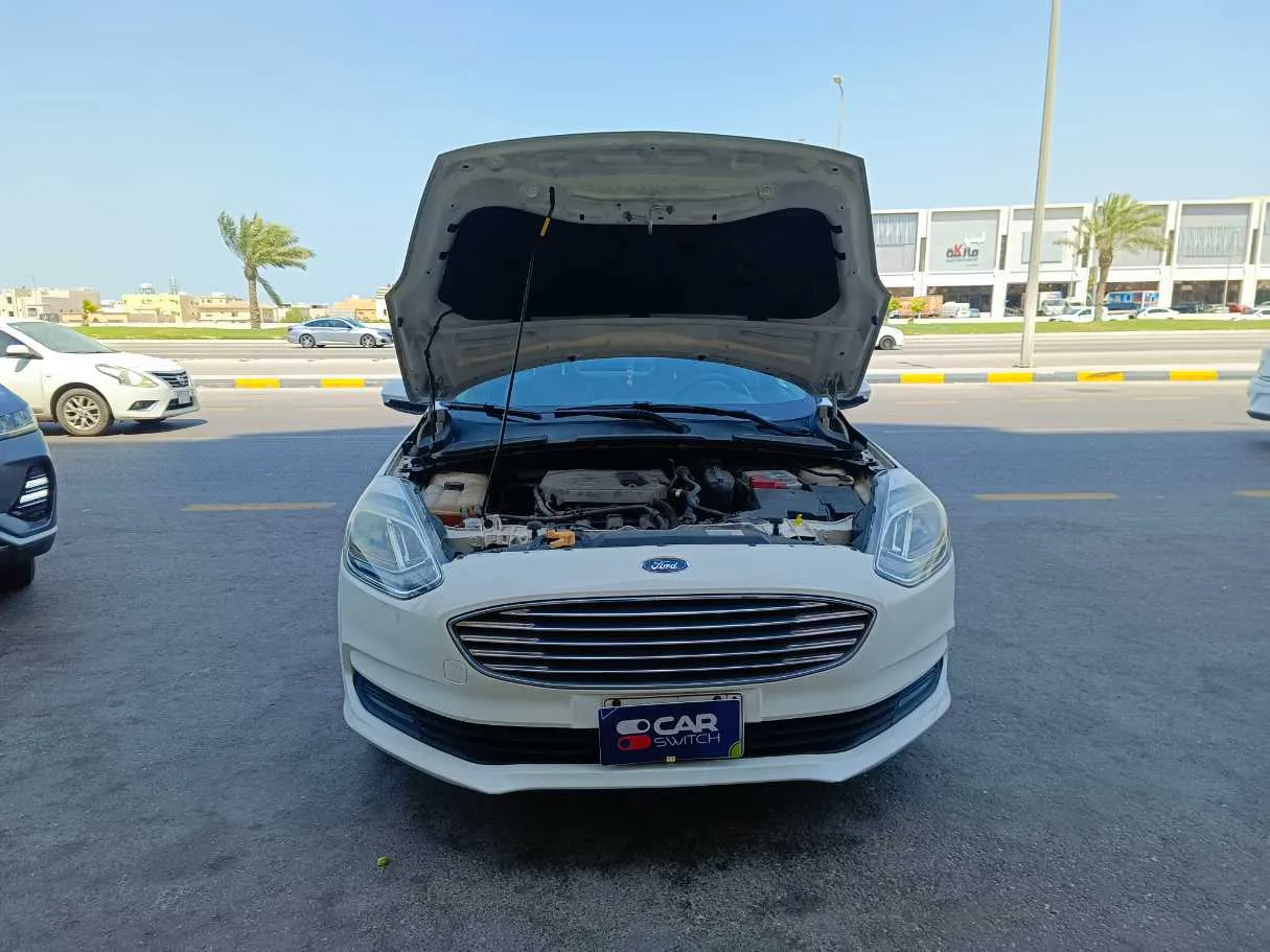 Car image 35