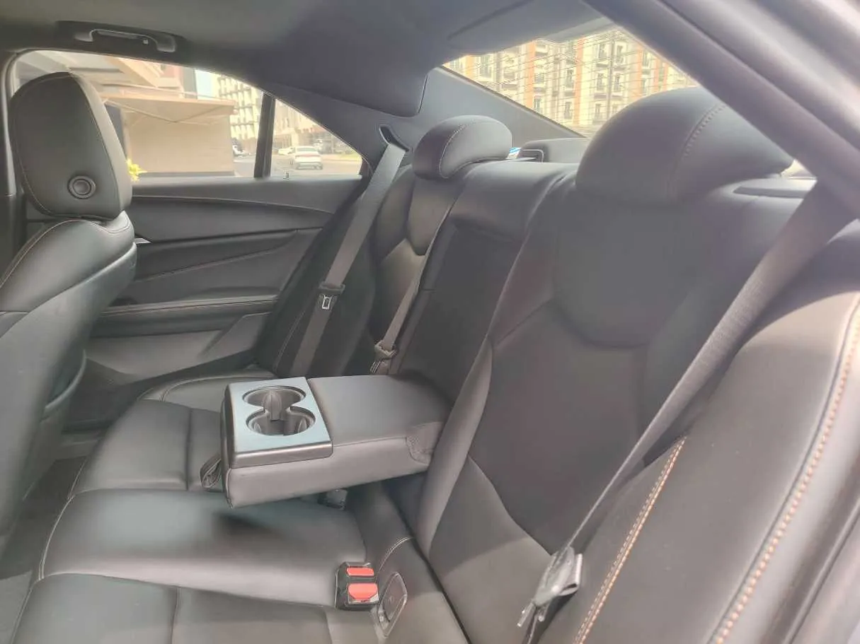 Car image 16