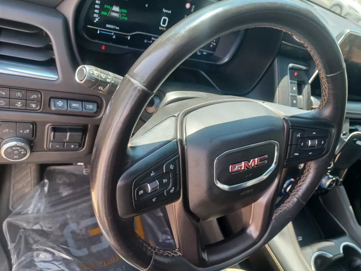 Car image 19