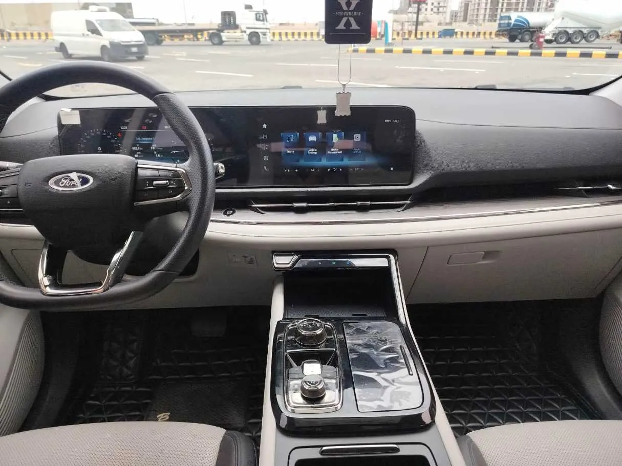 Car image 22