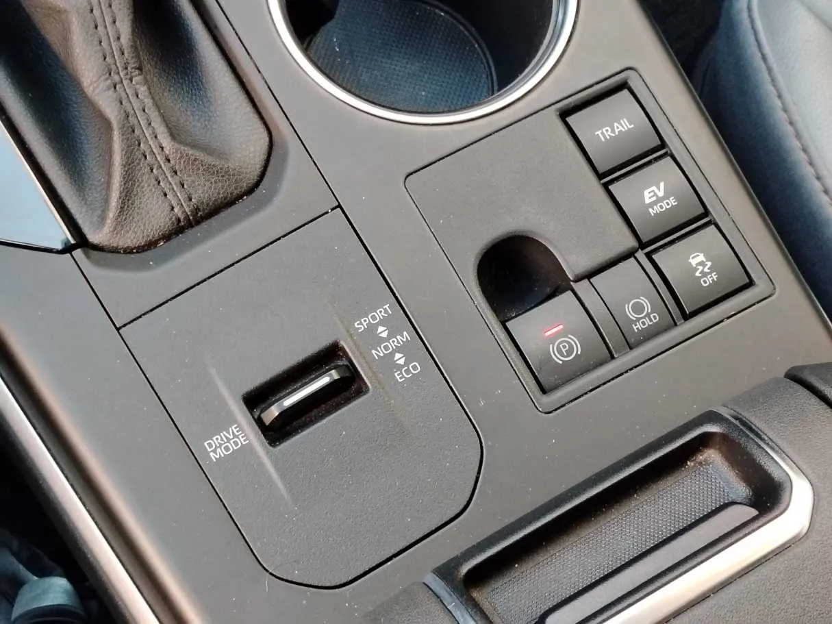 Car image 23