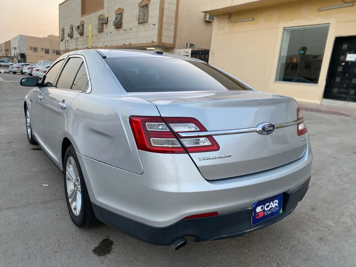 Car image 7