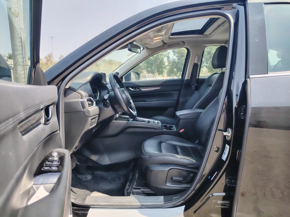 Car image 10
