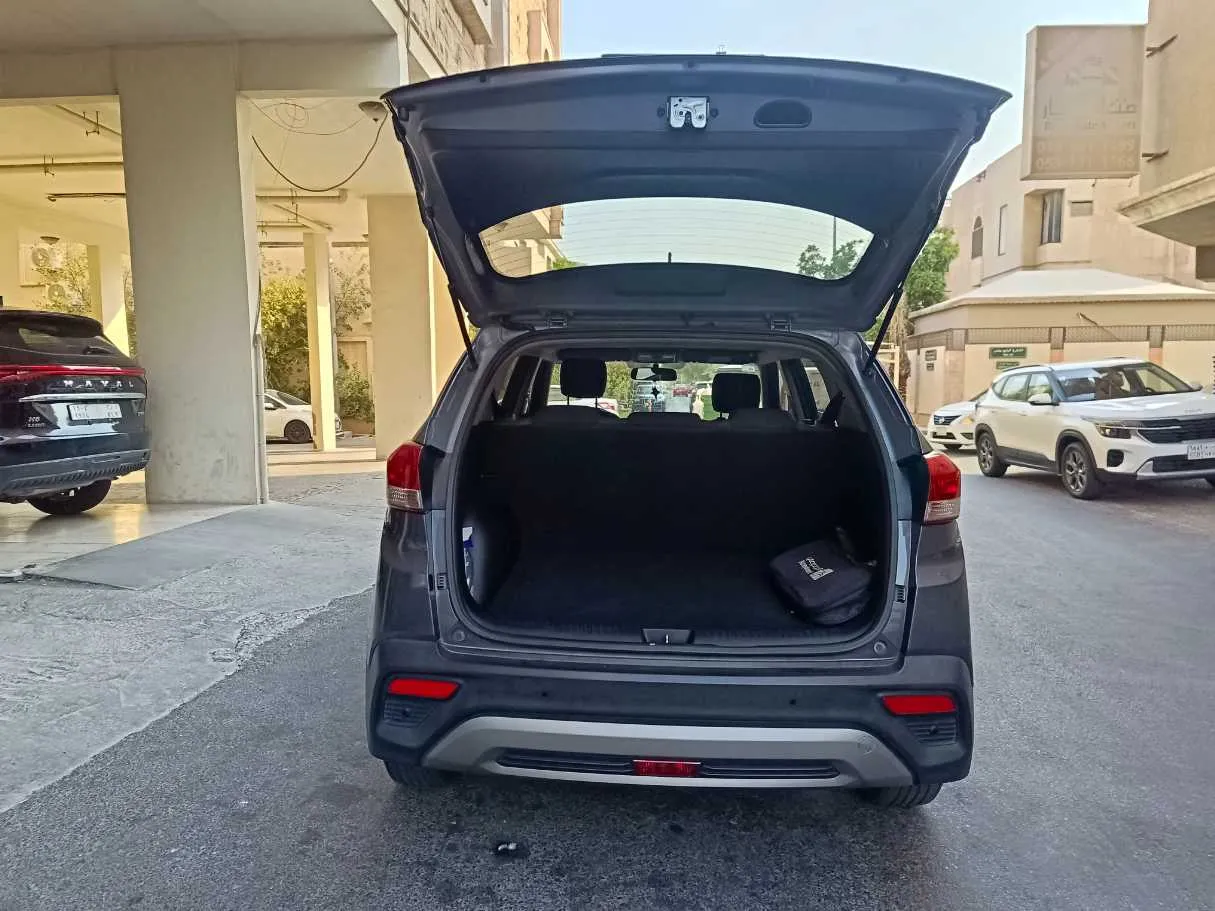Car image 26