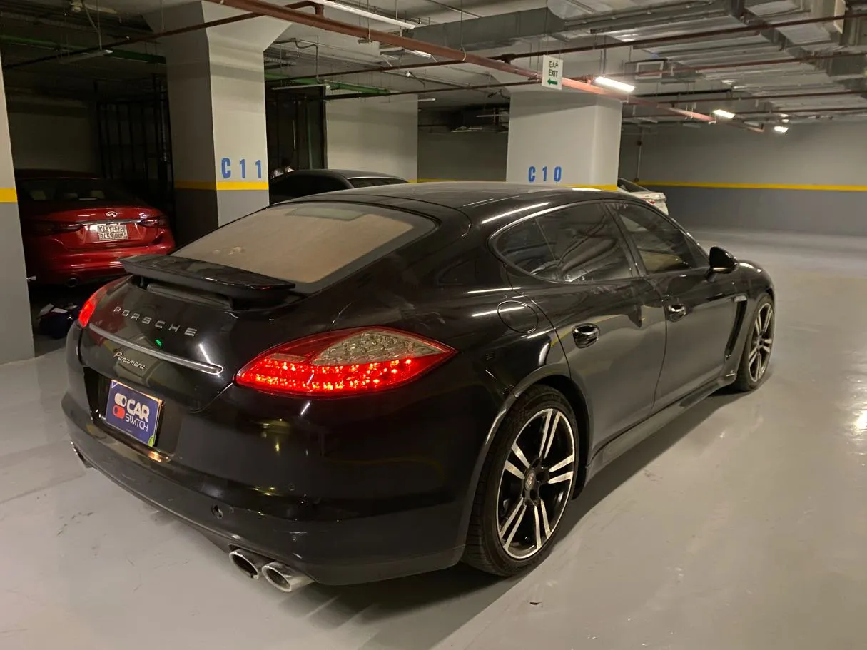 Car image 5