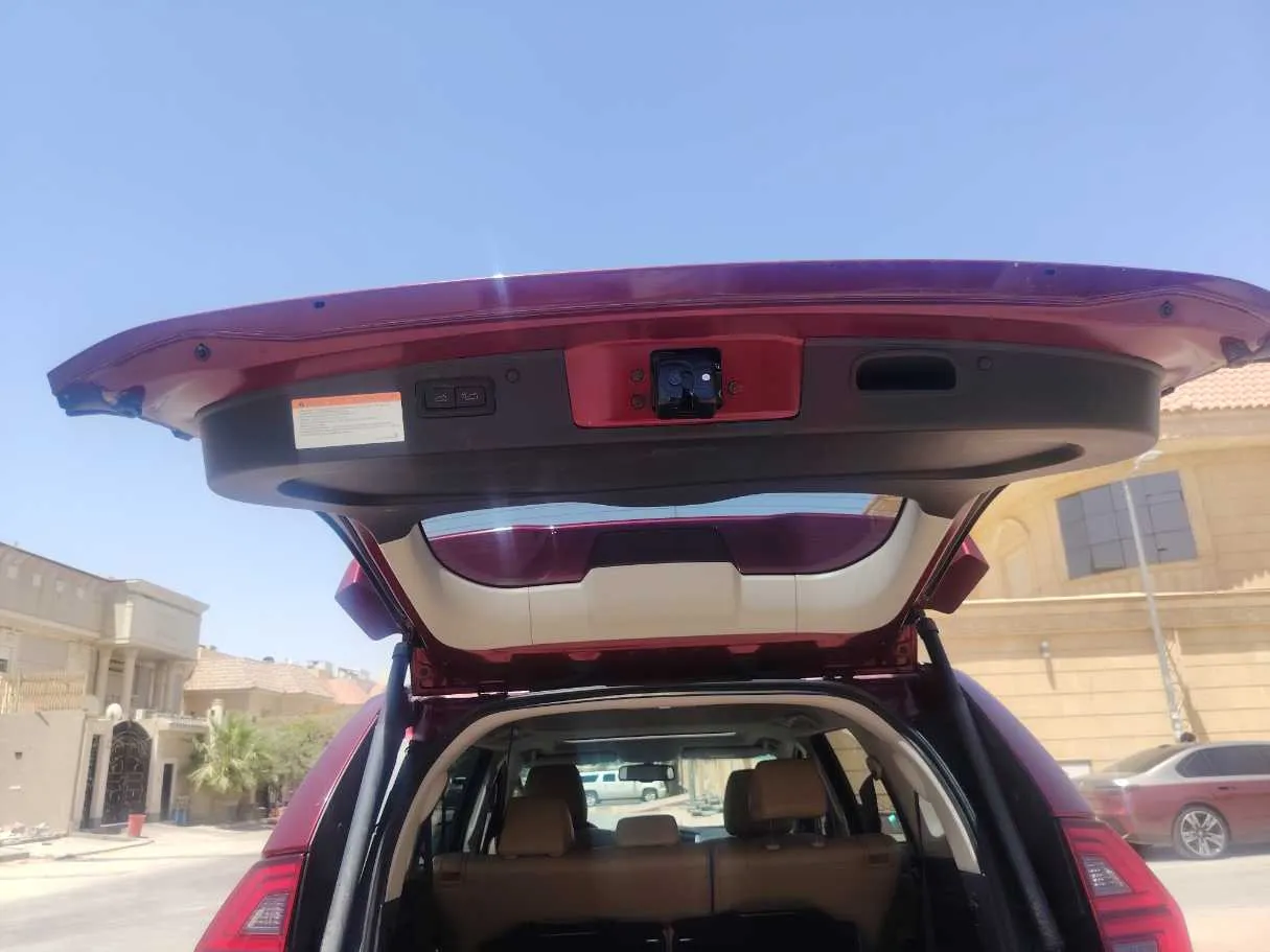 Car image 22