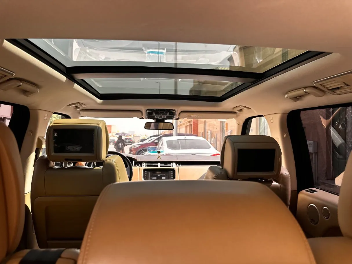 Car image 15