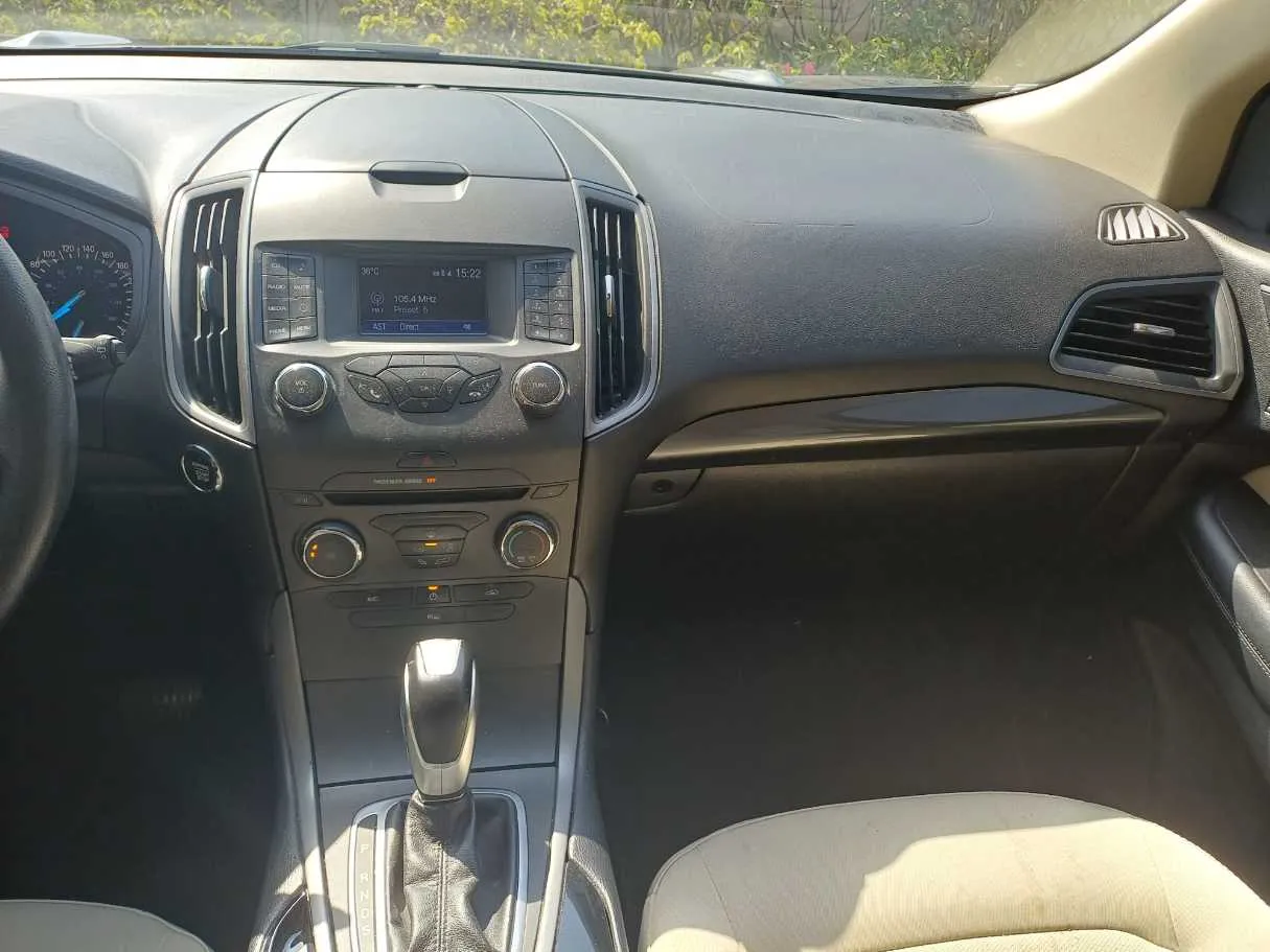 Car image 16