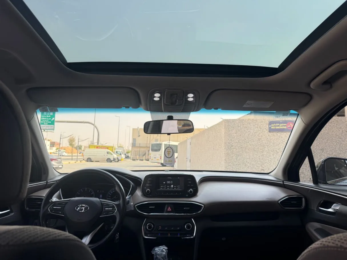 Car image 15
