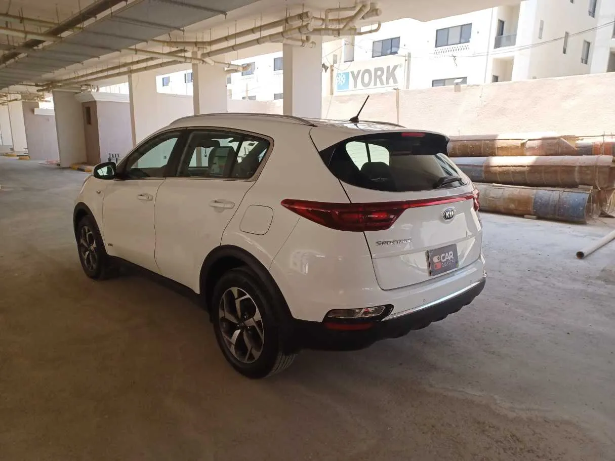 Car image 7