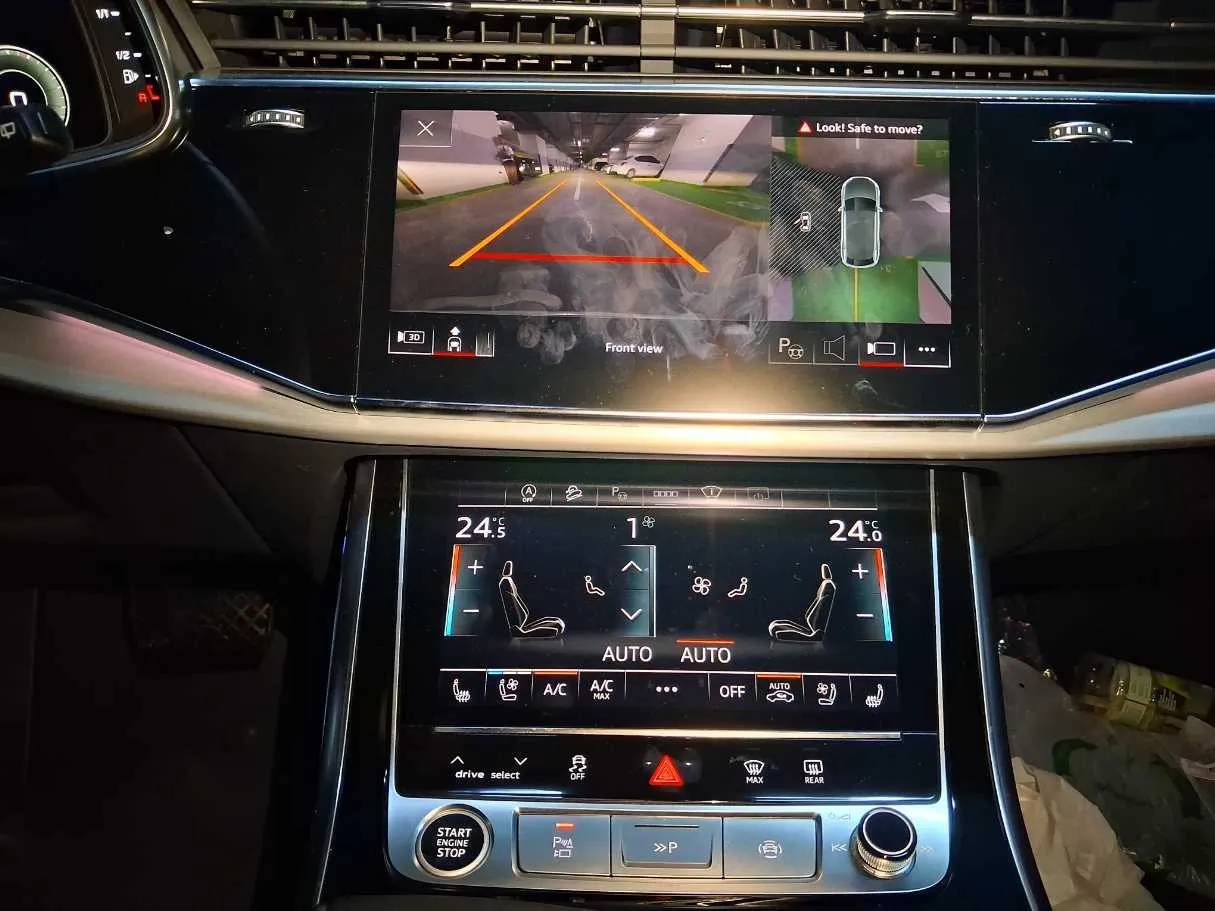 Car image 16